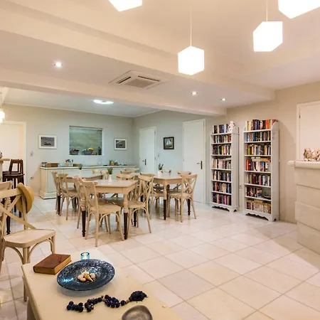 Naxia Apartment *